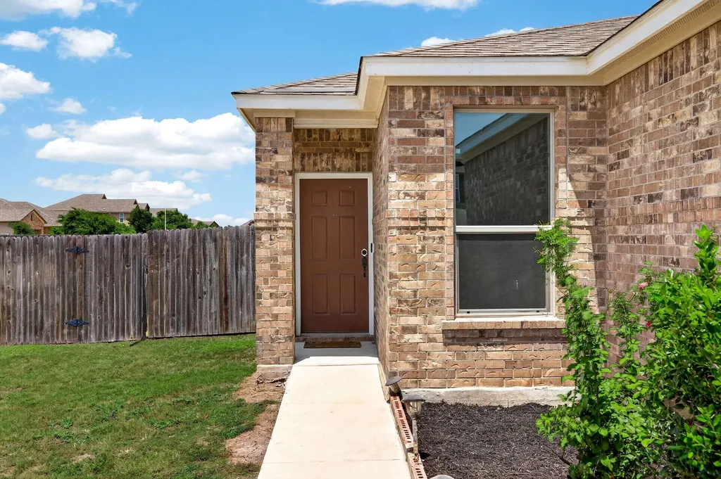 282 Lena Lane Kyle TX 78640