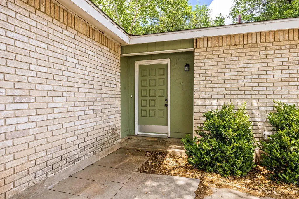 2412 E Stassney Lane Austin TX 78744