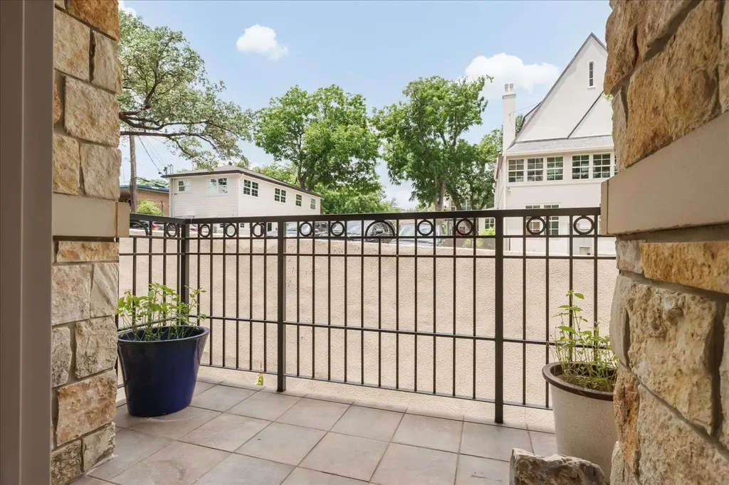 1812 West Avenue Austin TX 78701