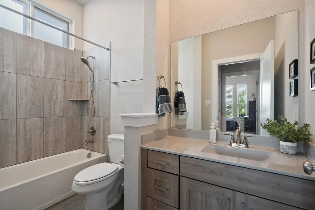 1112 Bluewood Bend Leander TX 78641