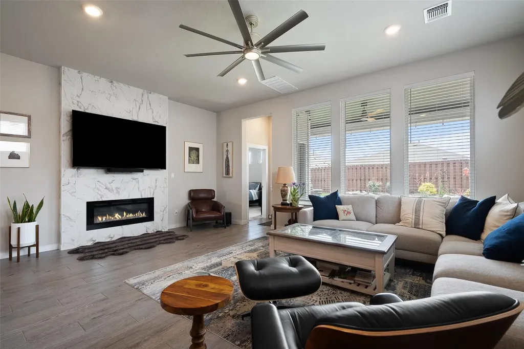 1112 Bluewood Bend Leander TX 78641