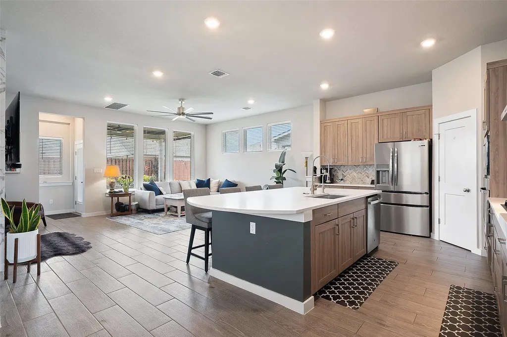 1112 Bluewood Bend Leander TX 78641