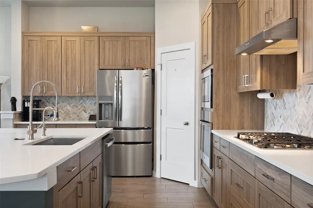 1112 Bluewood Bend Leander TX 78641