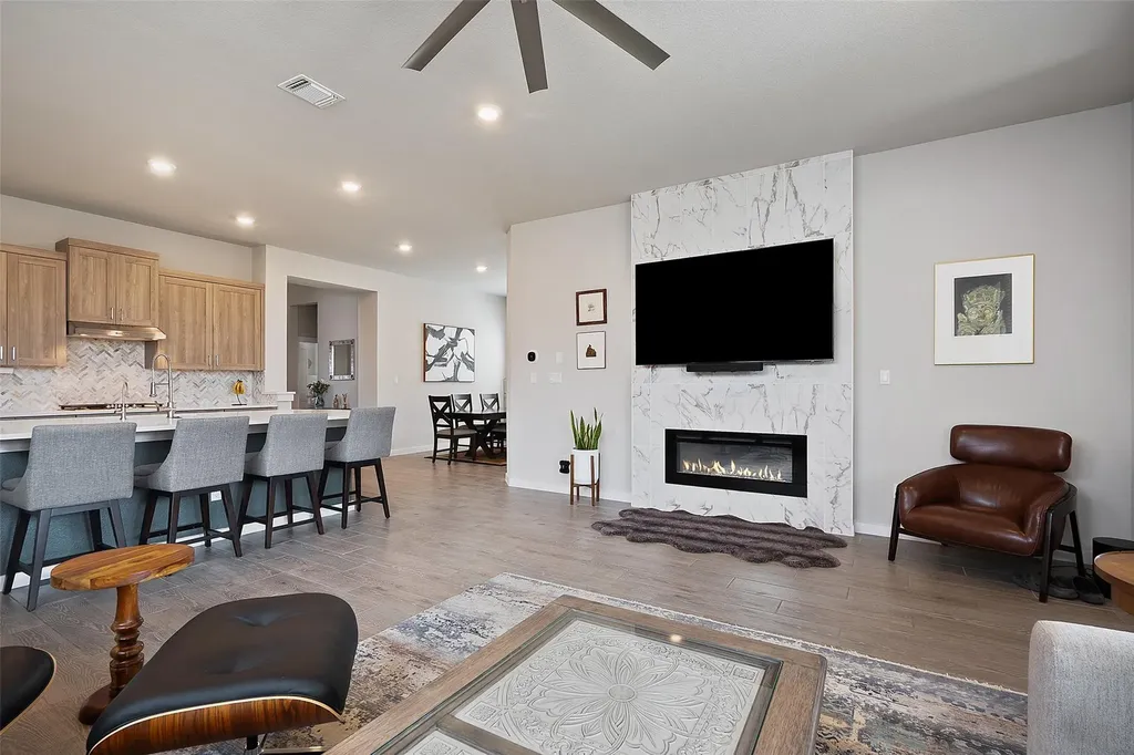 1112 Bluewood Bend Leander TX 78641