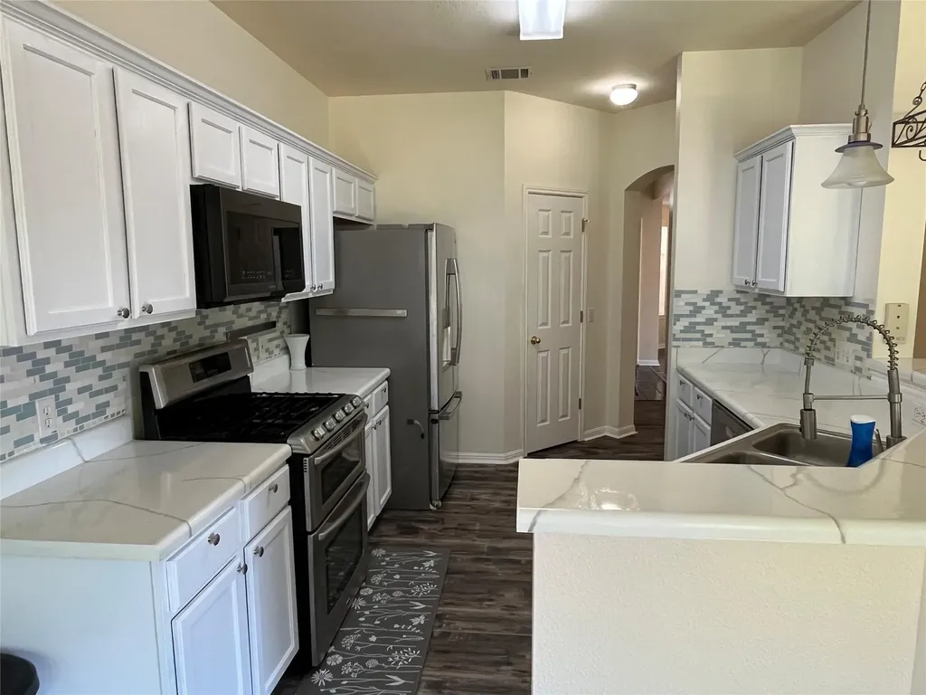 701 Los Robles Road Leander TX 78641