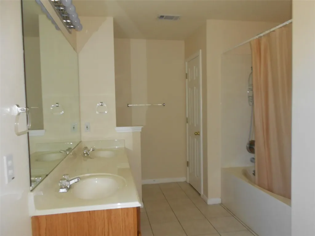 701 Los Robles Road Leander TX 78641