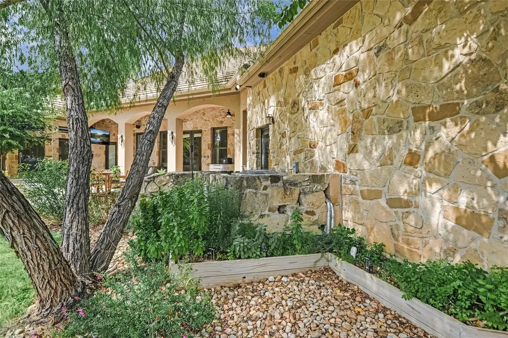 100 Dovetail Lane Georgetown TX 78628