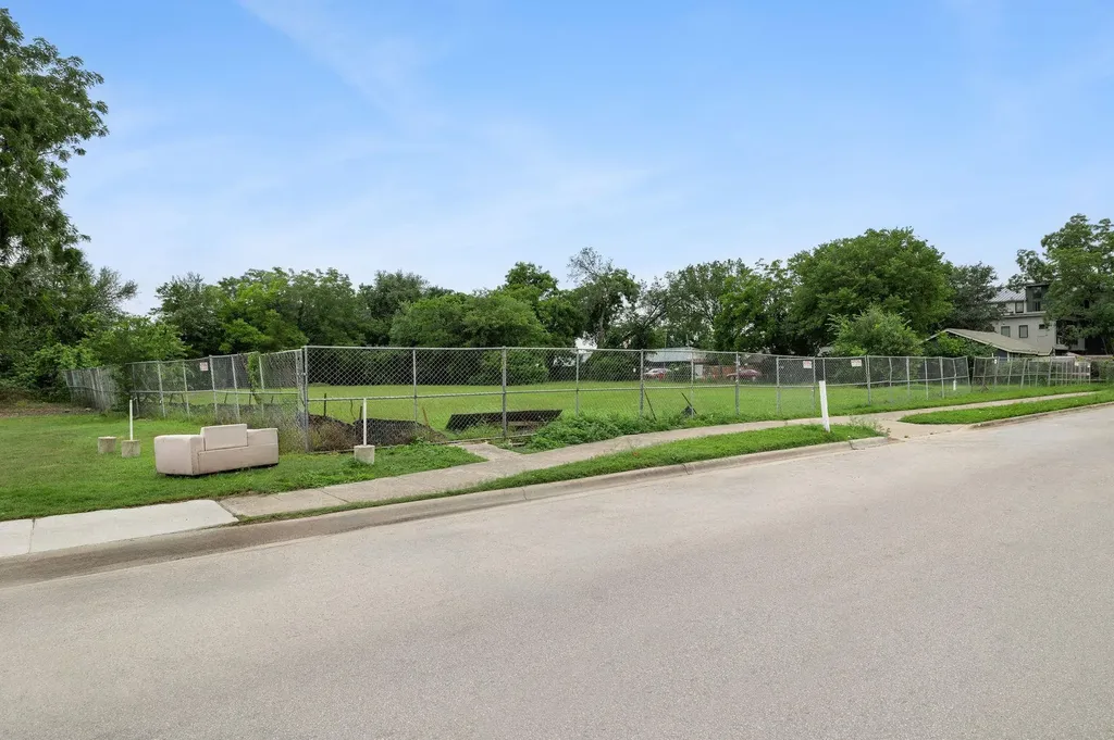 1140 & 1138 1/4 Gunter Street Austin TX 78702