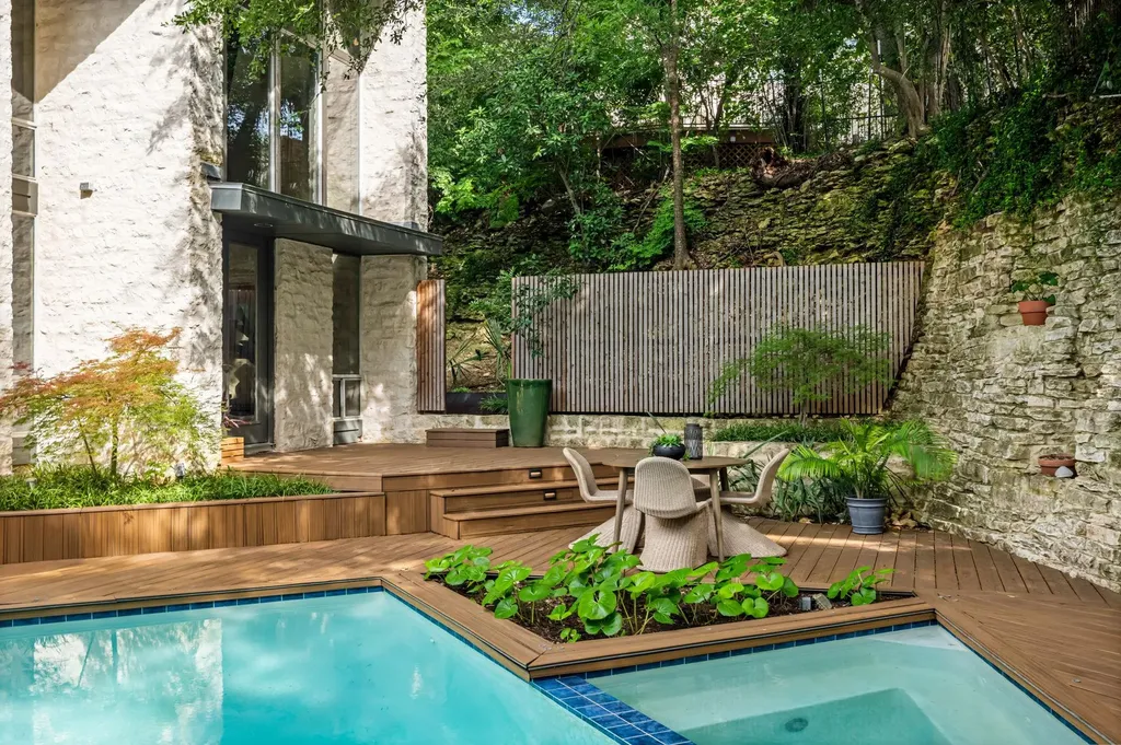 2703 Maria Anna Road Austin TX 78703