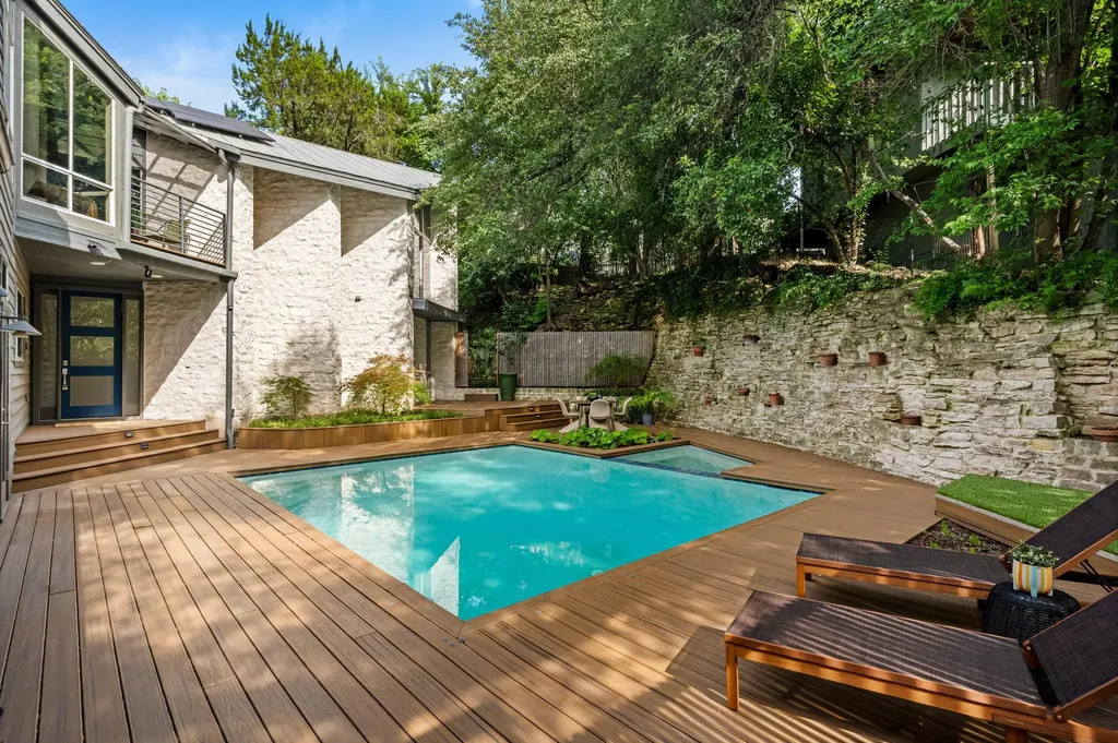 2703 Maria Anna Road Austin TX 78703