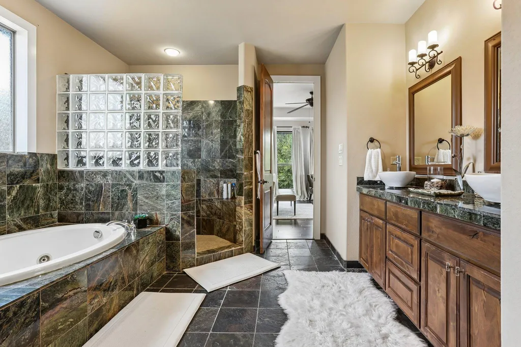 15204 Canary Street Austin TX 78734
