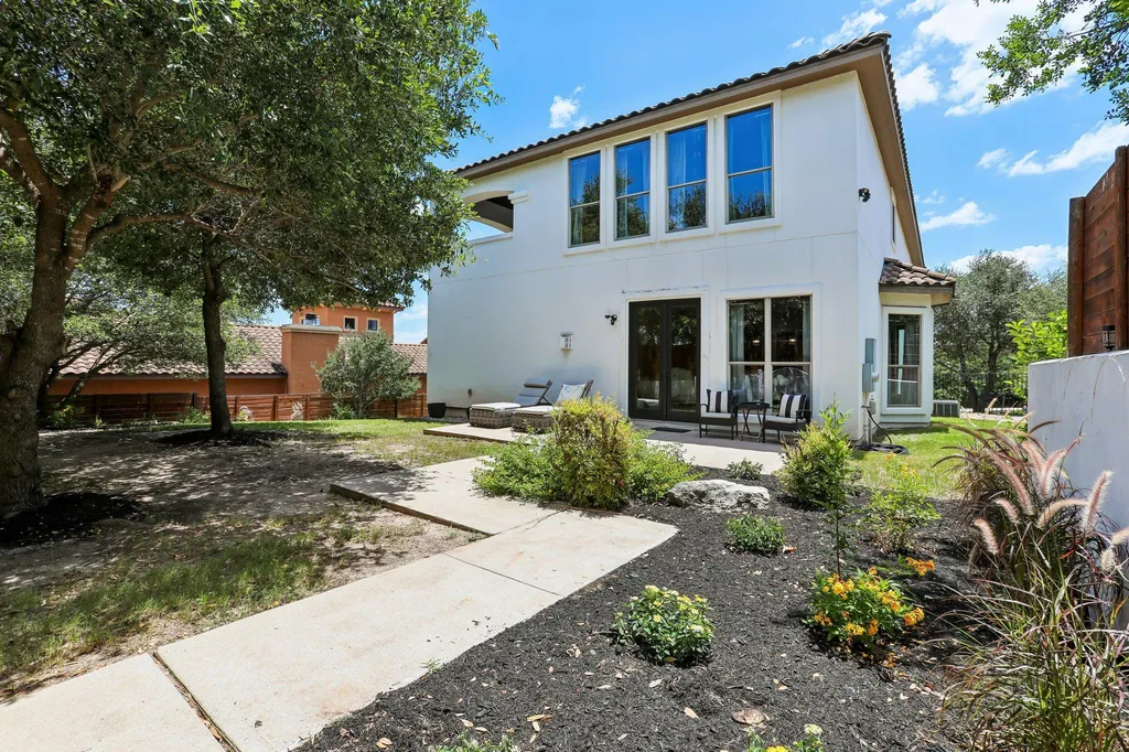 15204 Canary Street Austin TX 78734