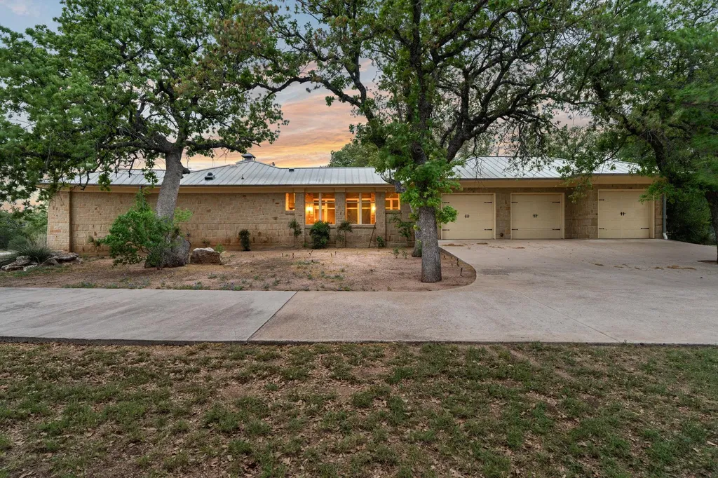 23426 Oscar Road Spicewood TX 78669