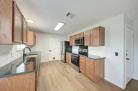 125 Holland Street Hutto TX 78634