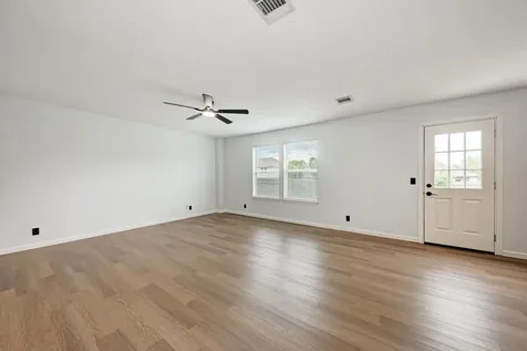 125 Holland Street Hutto TX 78634