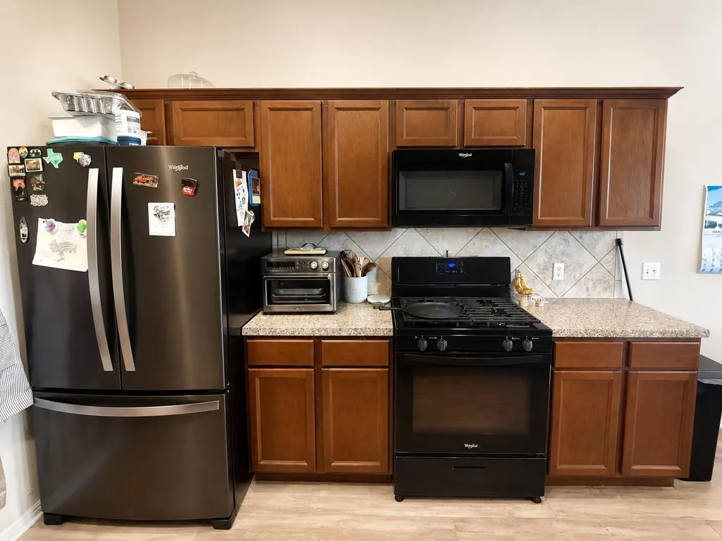 107 Jim Dandy Drive Elgin TX 78621