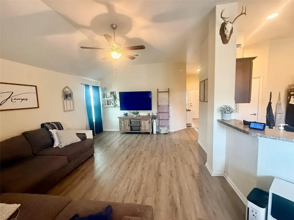 107 Jim Dandy Drive Elgin TX 78621