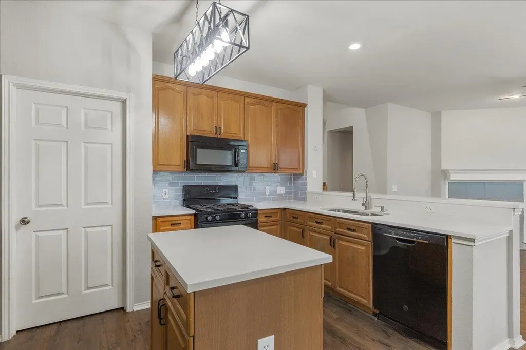 6817 Gabion Drive Austin TX 78749