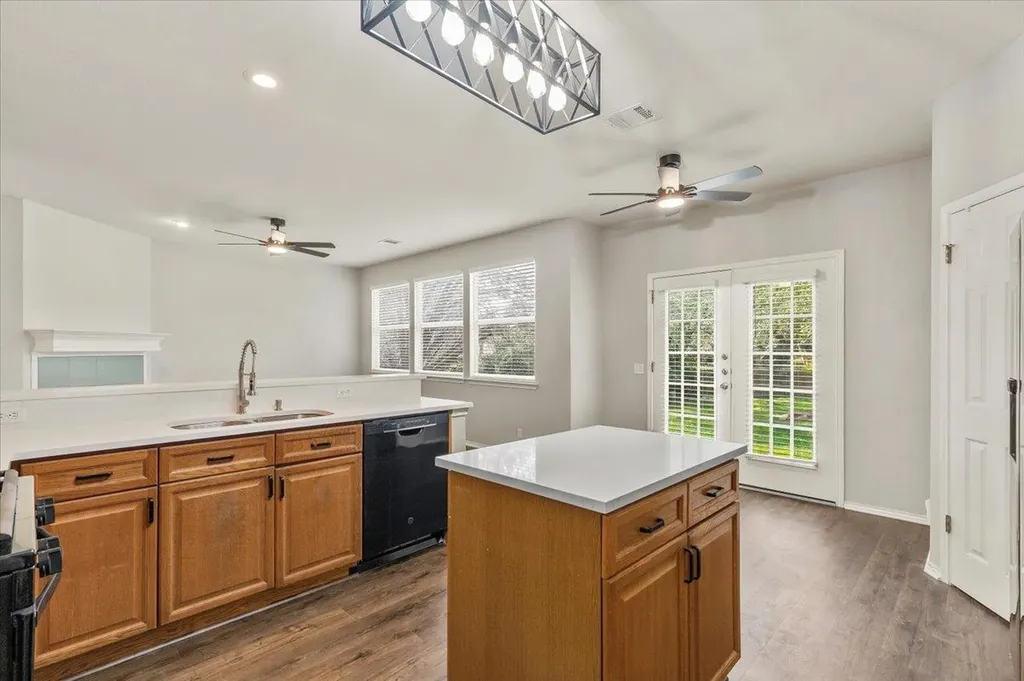 6817 Gabion Drive Austin TX 78749