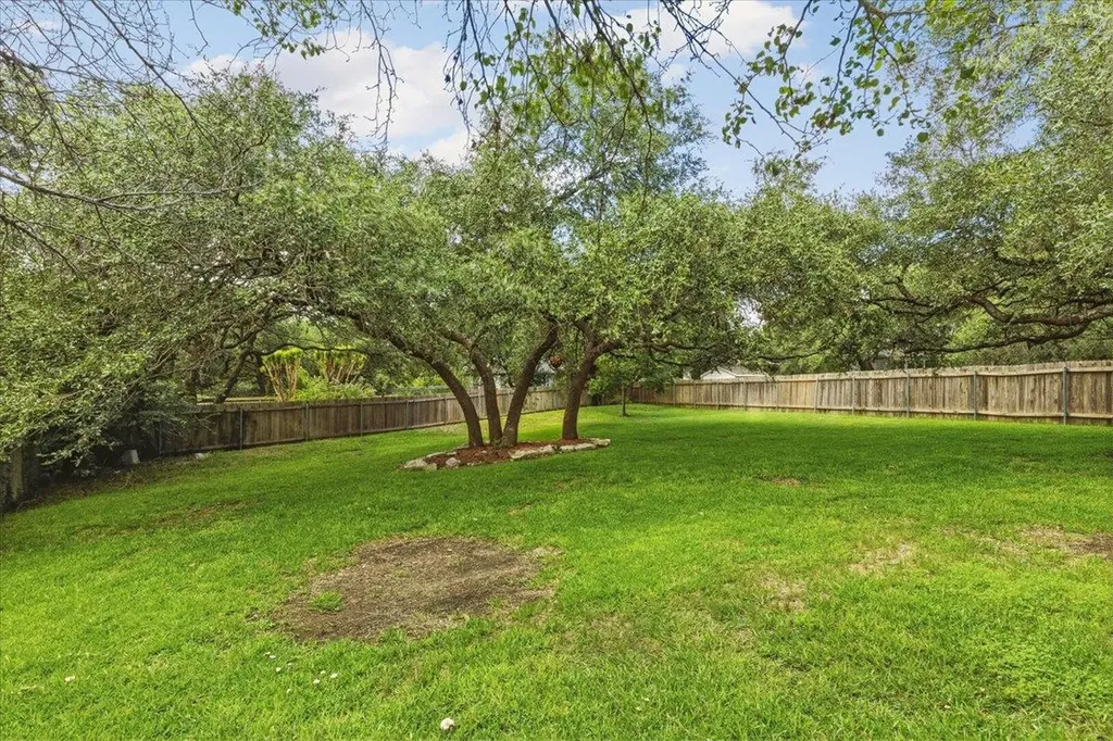 6817 Gabion Drive Austin TX 78749