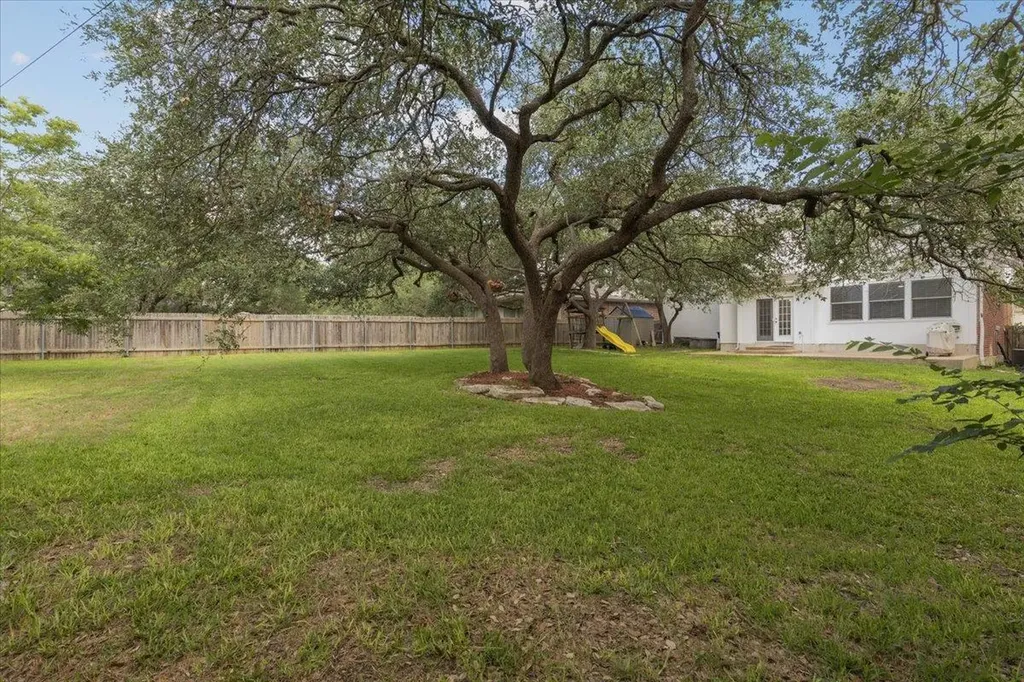6817 Gabion Drive Austin TX 78749