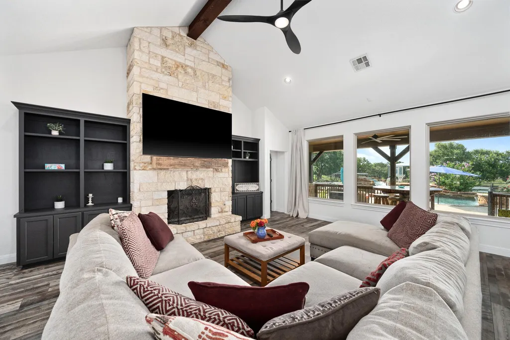3692 County Road 207 Liberty Hill TX 78642