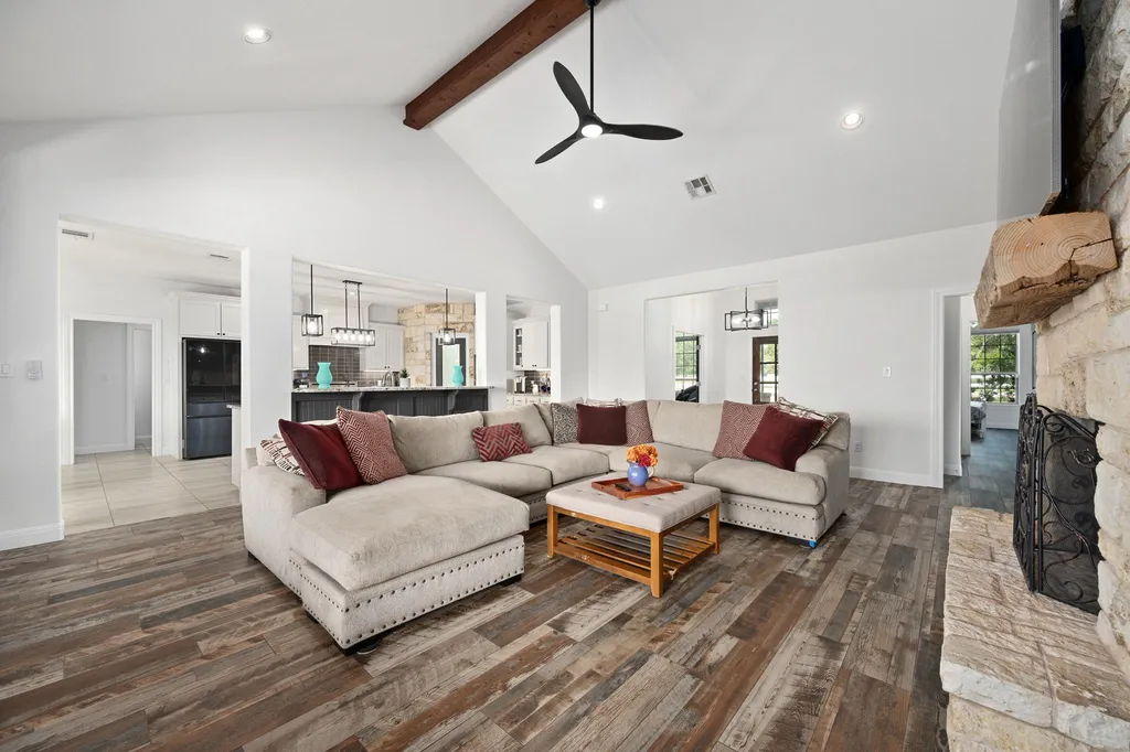 3692 County Road 207 Liberty Hill TX 78642