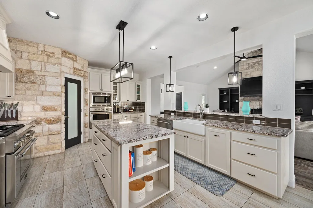 3692 County Road 207 Liberty Hill TX 78642