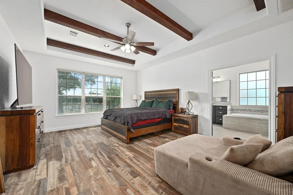 3692 County Road 207 Liberty Hill TX 78642