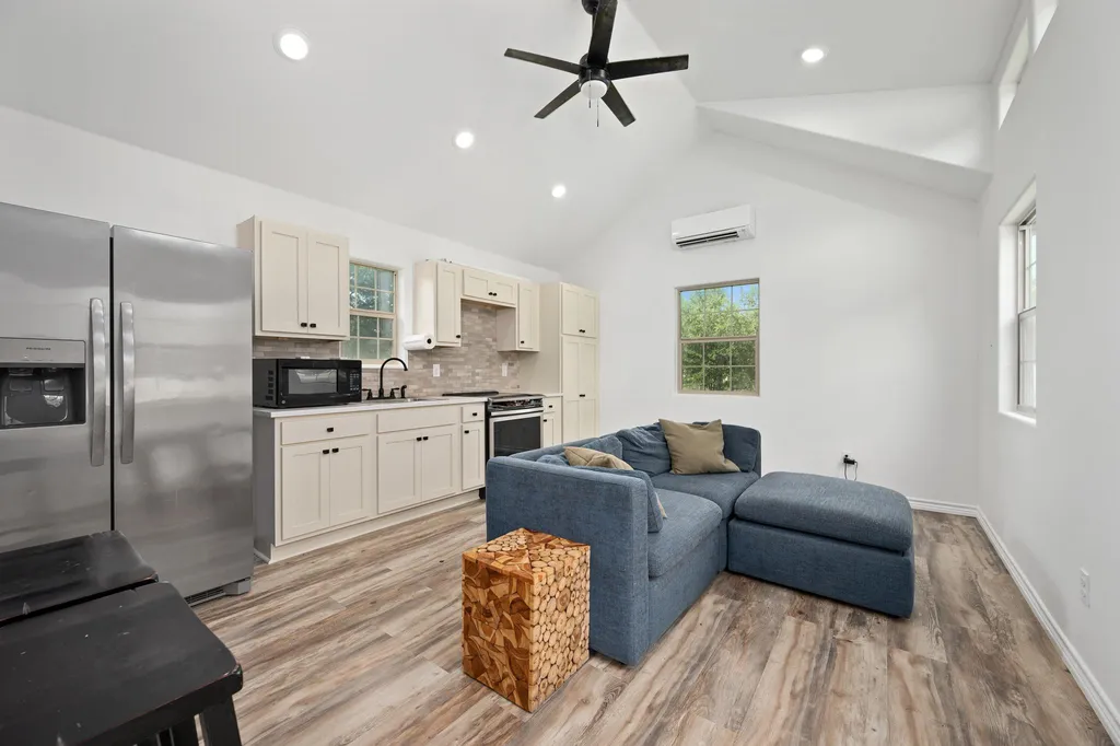3692 County Road 207 Liberty Hill TX 78642