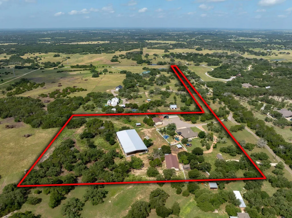 3692 County Road 207 Liberty Hill TX 78642