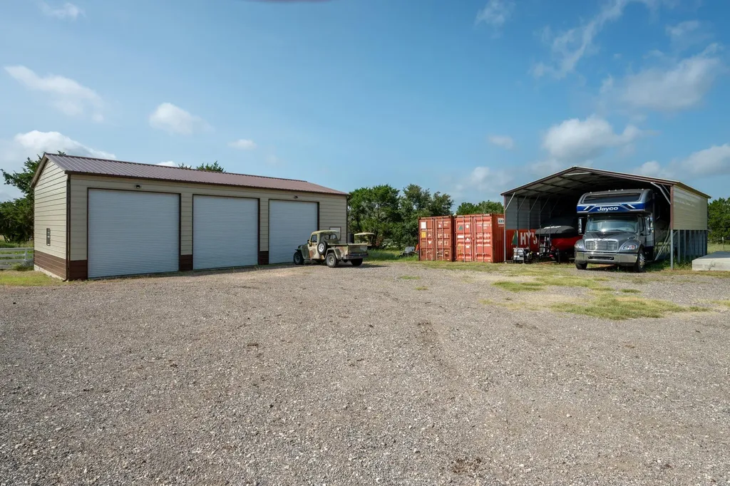 3692 County Road 207 Liberty Hill TX 78642