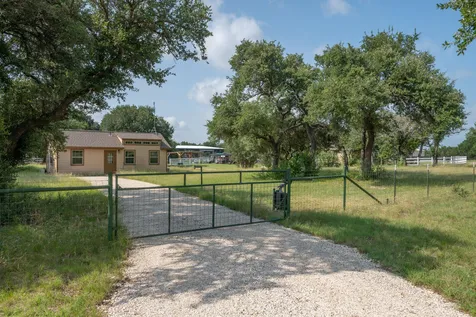 3692 County Road 207 Liberty Hill TX 78642