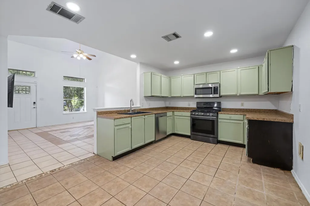 104 Grant Court Leander TX 78641