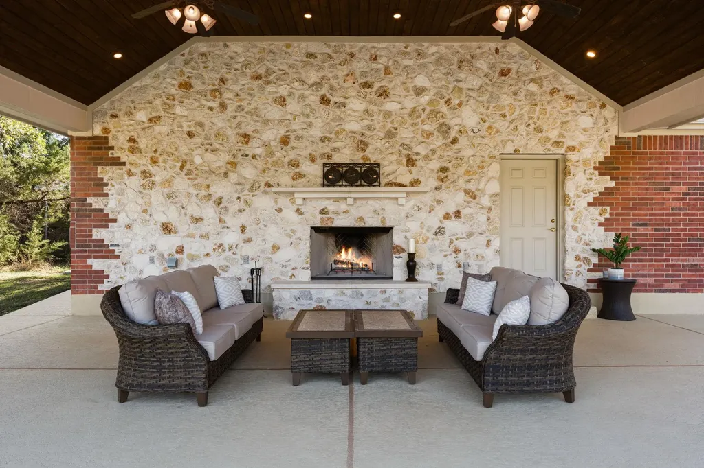 583 W Overlook Mountain Road Buda TX 78610