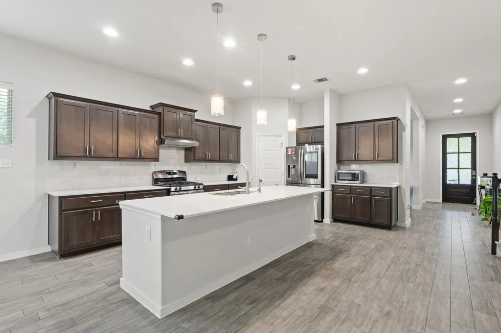 3617 Kyler Glen Cove Round Rock TX 78681
