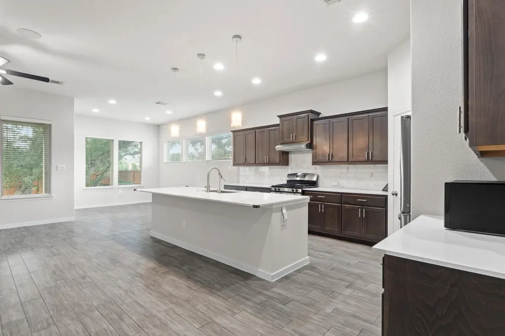 3617 Kyler Glen Cove Round Rock TX 78681