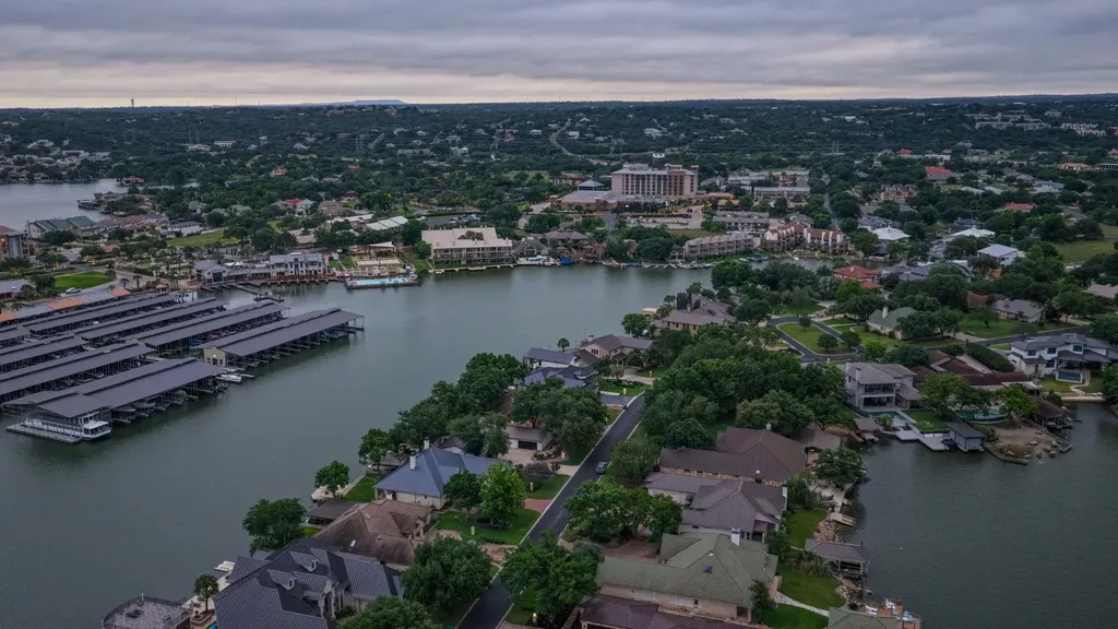 909 Red Sails Drive Horseshoe Bay TX 78657