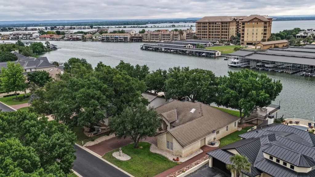909 Red Sails Drive Horseshoe Bay TX 78657