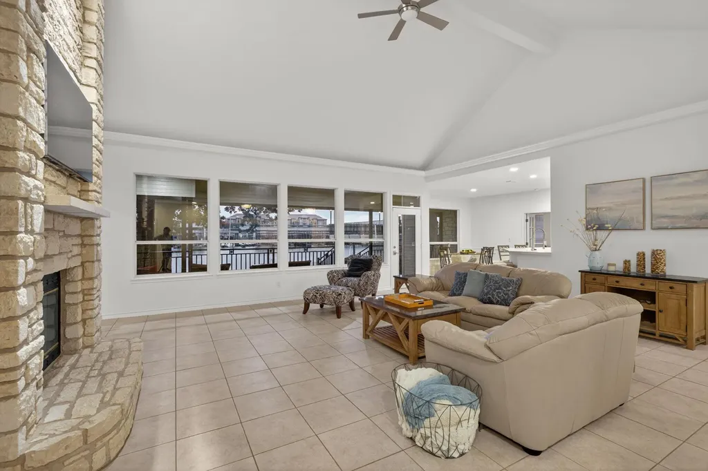 909 Red Sails Drive Horseshoe Bay TX 78657
