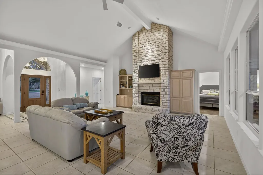 909 Red Sails Drive Horseshoe Bay TX 78657