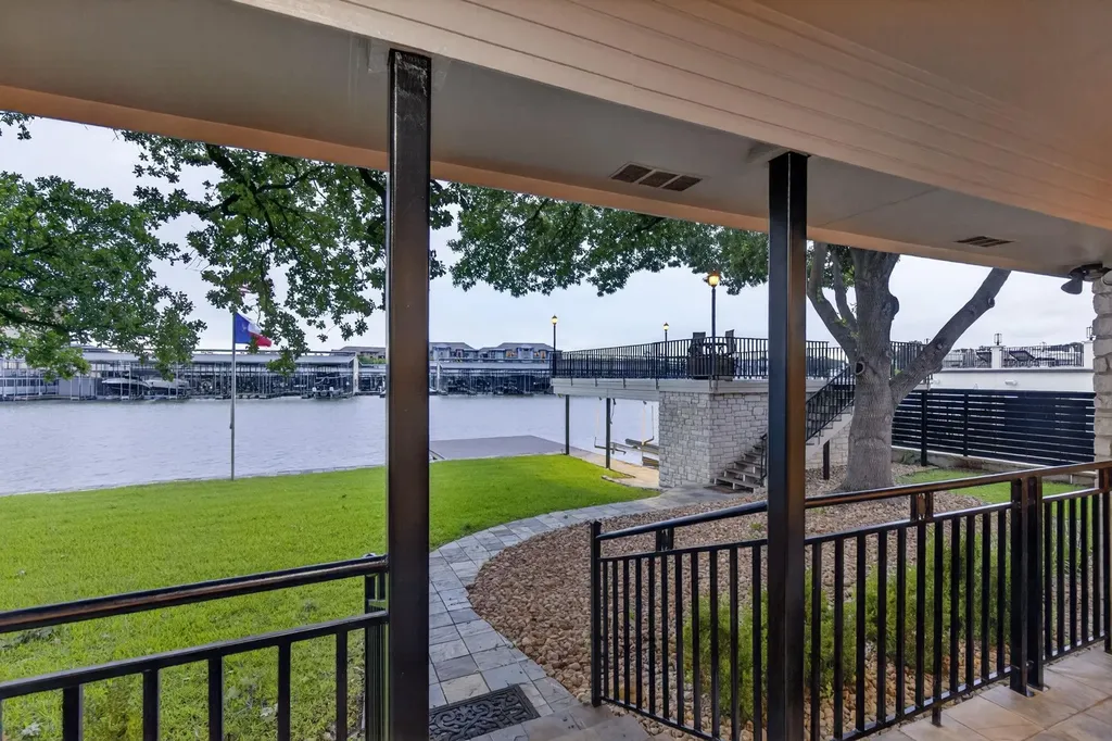 909 Red Sails Drive Horseshoe Bay TX 78657
