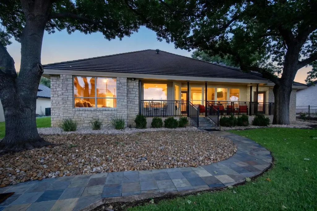 909 Red Sails Drive Horseshoe Bay TX 78657