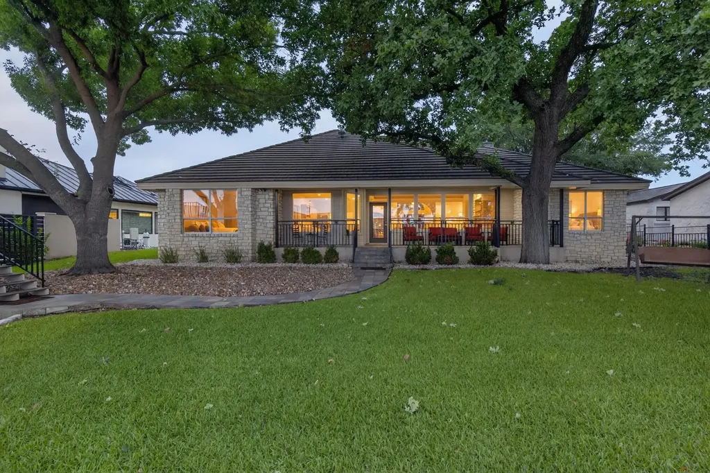 909 Red Sails Drive Horseshoe Bay TX 78657