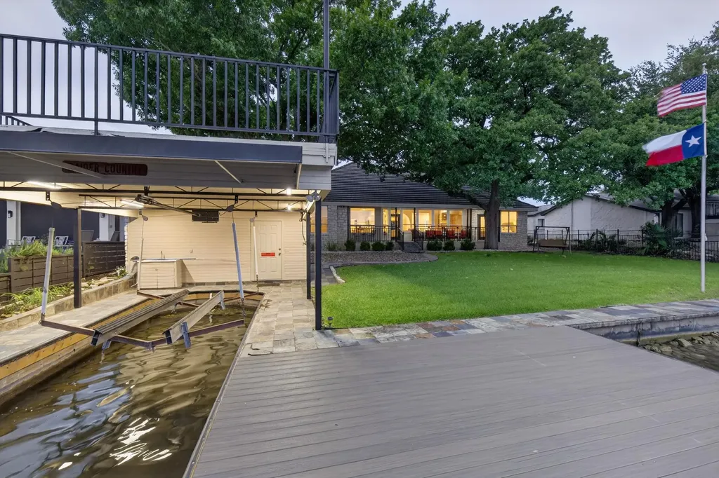 909 Red Sails Drive Horseshoe Bay TX 78657