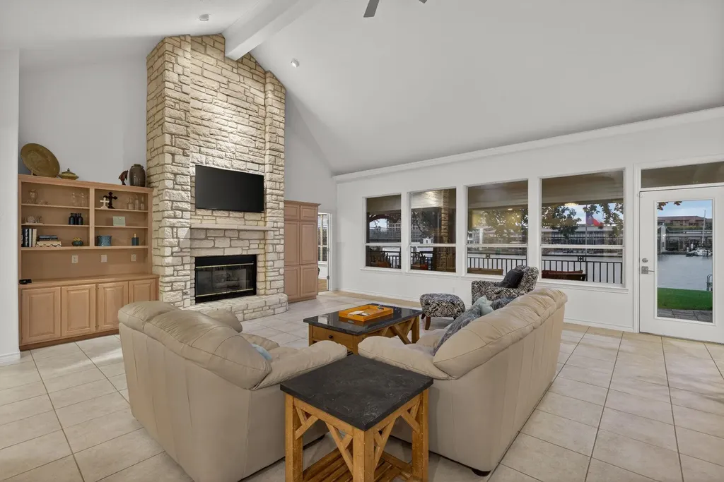 909 Red Sails Drive Horseshoe Bay TX 78657
