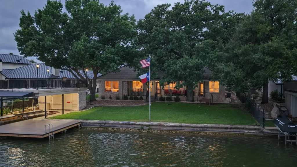 909 Red Sails Drive Horseshoe Bay TX 78657