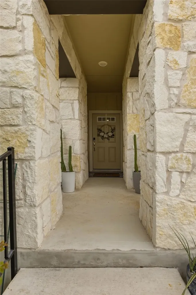 144 El Capitan Loop Dripping Springs TX 78620