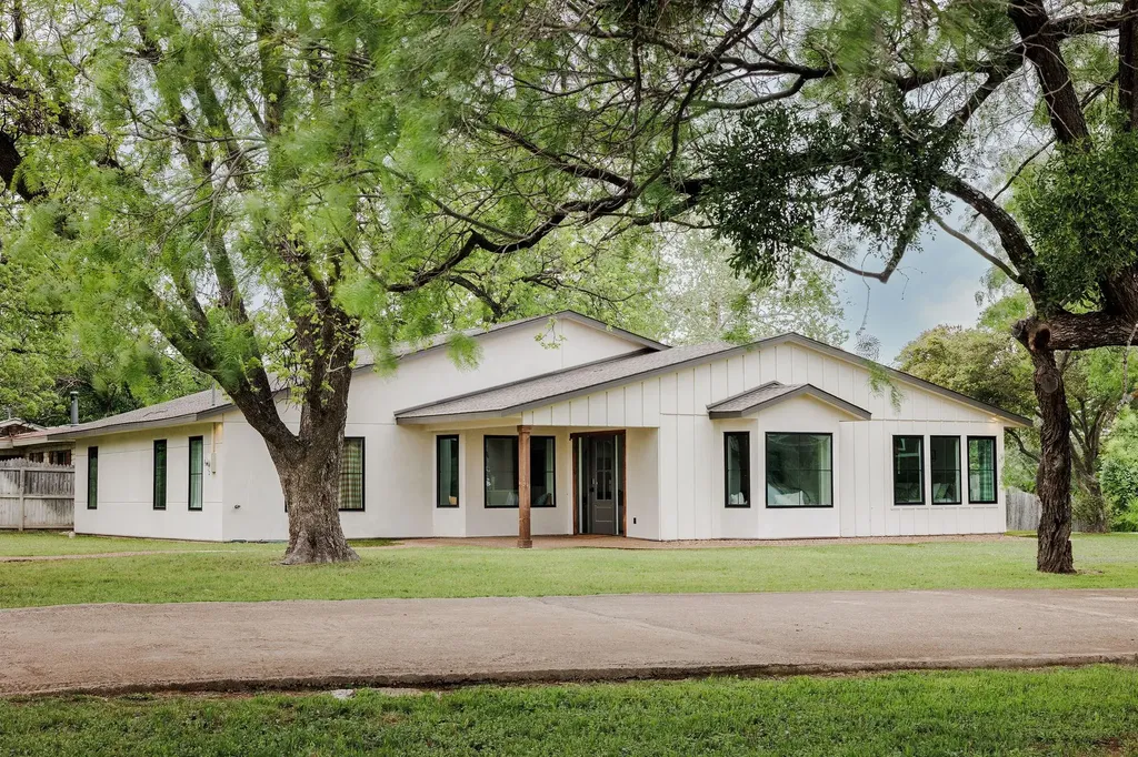 500 Lakeshore Drive Marble Falls TX 78654