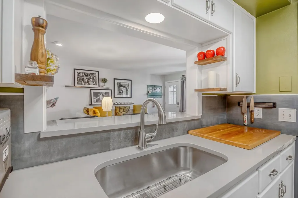 6718 Silvermine Drive Austin TX 78736